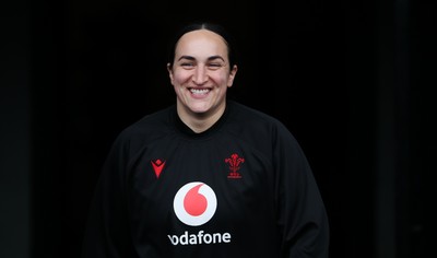 170426 - Wales Women Captain’s Run - Courtney Keight during Captain’s Run ahead of the Women’s 6 Nations match against France