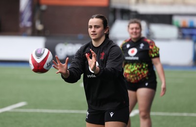 170426 - Wales Women Captain’s Run - Branwen Metcalfe during Captain’s Run ahead of the Women’s 6 Nations match against France