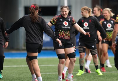 170426 - Wales Women Captain’s Run - Gwen Crabb during Captain’s Run ahead of the Women’s 6 Nations match against France
