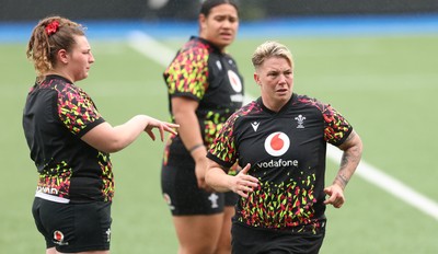 170426 - Wales Women Captain’s Run -  Gwenllian Pyrs, Sisilia Tuipulotu and Donna Rose during Captain’s Run ahead of the Women’s 6 Nations match against France
