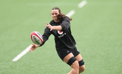 170426 - Wales Women Captain’s Run - Branwen Metcalfe during Captain’s Run ahead of the Women’s 6 Nations match against France