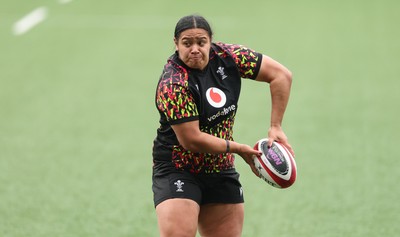 170426 - Wales Women Captain’s Run - Sisilia Tuipulotu during Captain’s Run ahead of the Women’s 6 Nations match against France