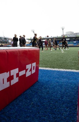 170426 - Wales Women Captain’s Run - The Wales team during Captain’s Run ahead of the Women’s 6 Nations match against France