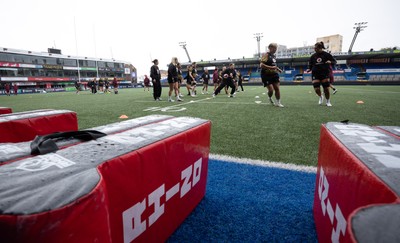 170426 - Wales Women Captain’s Run - The Wales team during Captain’s Run ahead of the Women’s 6 Nations match against France