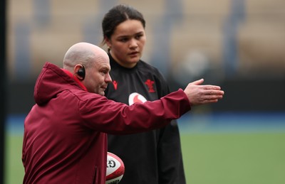 170426 - Wales Women Captain’s Run -  Sean Lynn, Wales Women head coach with Jorja Aiono during Captain’s Run ahead of the Women’s 6 Nations match against France
