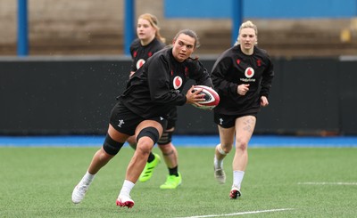 170426 - Wales Women Captain’s Run - Bryonie King during Captain’s Run ahead of the Women’s 6 Nations match against France