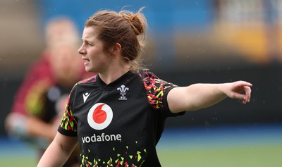 170426 - Wales Women Captain’s Run - Kate Williams during Captain’s Run ahead of the Women’s 6 Nations match against France