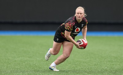 170426 - Wales Women Captain’s Run - Seren Lockwood during Captain’s Run ahead of the Women’s 6 Nations match against France