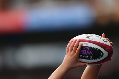 170426 - Wales Women Captain’s Run - Match ball is used in line out practise during Captain’s Run ahead of the Women’s 6 Nations match against France