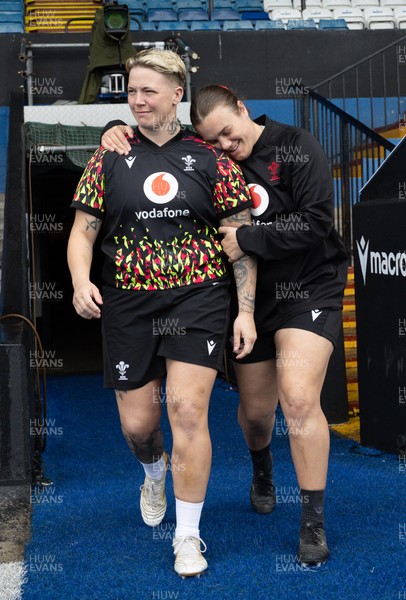 170426 - Wales Women Captain’s Run - Donna Rose and Carys Phillips during Captain’s Run ahead of the Women’s 6 Nations match against France