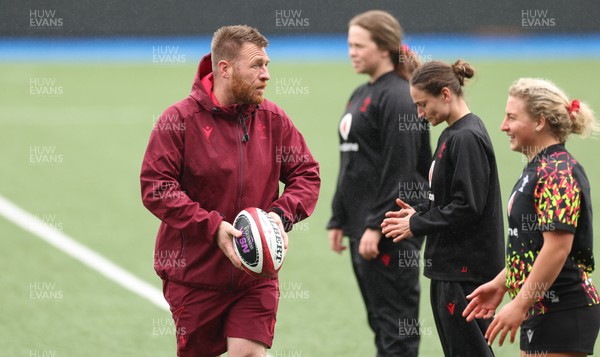 170426 - Wales Women Captain’s Run - Tyrone Holmes, Wales Women defence coach during Captain’s Run ahead of the Women’s 6 Nations match against France