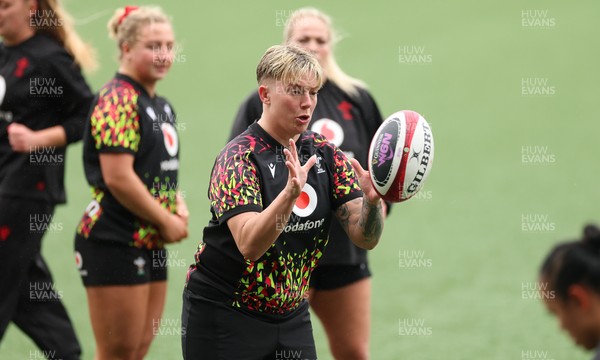 170426 - Wales Women Captain’s Run - Donna Rose during Captain’s Run ahead of the Women’s 6 Nations match against France