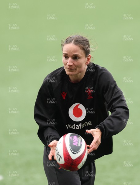 170426 - Wales Women Captain’s Run - Jasmine Joyce during Captain’s Run ahead of the Women’s 6 Nations match against France