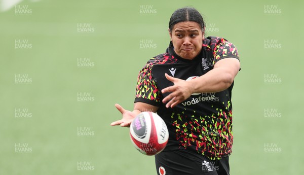 170426 - Wales Women Captain’s Run - Sisilia Tuipulotu during Captain’s Run ahead of the Women’s 6 Nations match against France
