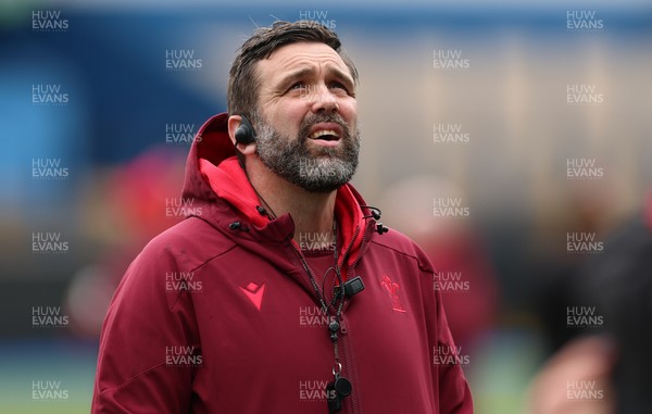 170426 - Wales Women Captain’s Run - Steve Salvin, Wales Women interim forwards coach during Captain’s Run ahead of the Women’s 6 Nations match against France
