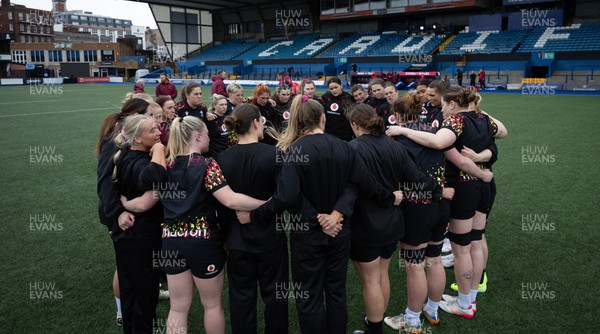 170426 - Wales Women Captain’s Run - The Wales team during Captain’s Run ahead of the Women’s 6 Nations match against France