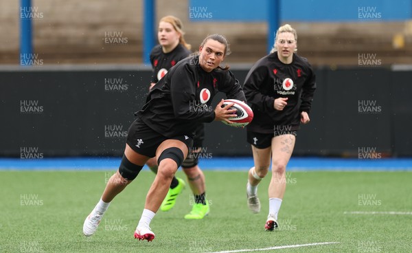 170426 - Wales Women Captain’s Run - Bryonie King during Captain’s Run ahead of the Women’s 6 Nations match against France