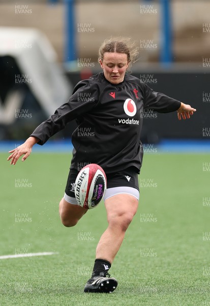 170426 - Wales Women Captain’s Run - Lleucu George during Captain’s Run ahead of the Women’s 6 Nations match against France