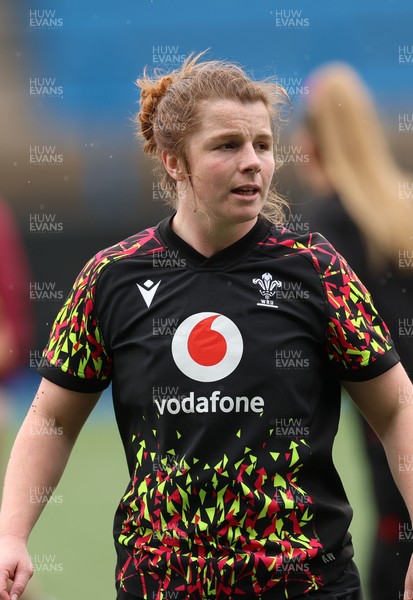170426 - Wales Women Captain’s Run - Kate Williams during Captain’s Run ahead of the Women’s 6 Nations match against France