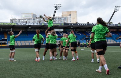 170926 Wales Women Rugby Captain’s Run - The Wales team run through lineouts during Wales Captain’s Run at Cardiff Arms Park ahead of their WXV match against South Africa