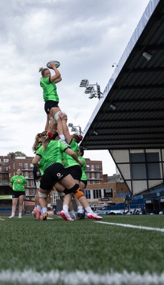 170926 Wales Women Rugby Captain’s Run - The Wales team run through lineouts during Wales Captain’s Run at Cardiff Arms Park ahead of their WXV match against South Africa