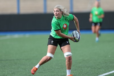 170926 Wales Women Rugby Captain’s Run - Wales co-captain Alex Callender during Wales Captain’s Run at Cardiff Arms Park ahead of their WXV match against South Africa