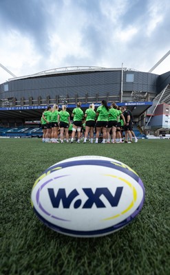 170926 Wales Women Rugby Captain’s Run - The Wales Women’s team huddle up during Wales Captain’s Run at Cardiff Arms Park ahead of their WXV match against South Africa