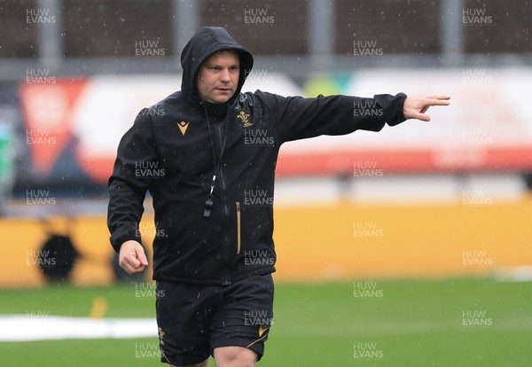 190425 - Wales Women Captain Run - Sean Lynn, Wales Women head coach, during Captains Run at Rodney Parade ahead of the Guinness Women’s Six Nations match against Ireland