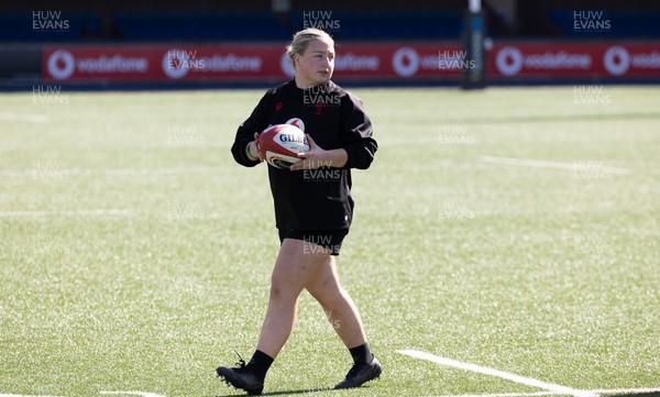  200424 - Wales Women Captains Run - Molly Reardon during Captains Run ahead of Wales’ Guinness 6 Nations match against France