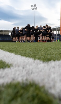 210325  Wales Women Rugby Captain’s Run - The Wales Women’s Squad huddle up during Captain’s Run at The Hive Stadium Edinburgh ahead of the opening match of the Women’s 6 Nations against Scotland