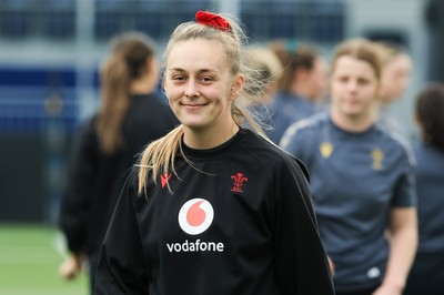 210325  Wales Women Rugby Captain’s Run - Hannah Jones during Captain’s Run at The Hive Stadium Edinburgh ahead of the opening match of the Women’s 6 Nations against Scotland