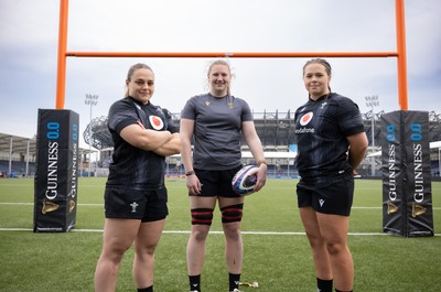 210325  Wales Women Rugby Captain’s Run - Wales’ Jenni Scoble, Alaw Pyrs and Maisie Davies who will make their first starts, during Captain’s Run at The Hive Stadium Edinburgh ahead of the opening match of the Women’s 6 Nations against Scotland