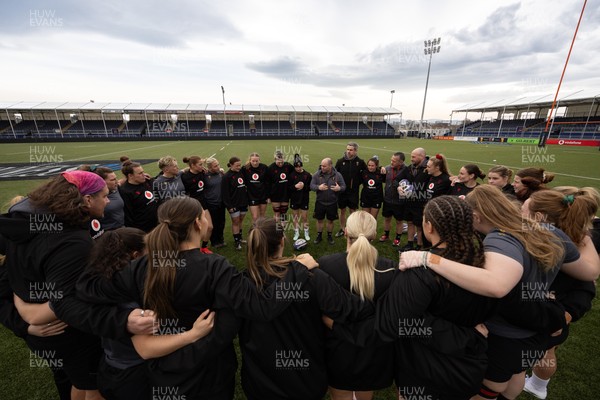 210325  Wales Women Rugby Captain’s Run - The Wales Women’s Squad huddle up during Captain’s Run at The Hive Stadium Edinburgh ahead of the opening match of the Women’s 6 Nations against Scotland