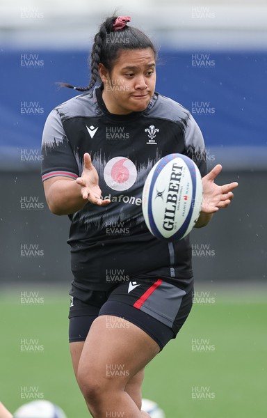 220423 - Wales Women Rugby Captains Run - Sisilia Tuipulotu during Captain’s Run at the Stade des Alpes in Grenoble ahead of the TicTok Women’s 6 Nations match against France