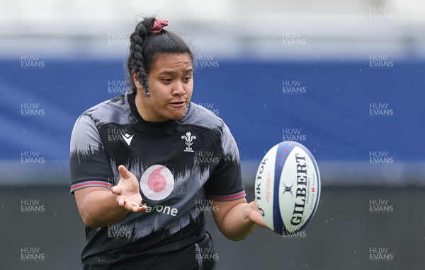 220423 - Wales Women Rugby Captains Run - Sisilia Tuipulotu during Captain’s Run at the Stade des Alpes in Grenoble ahead of the TicTok Women’s 6 Nations match against France