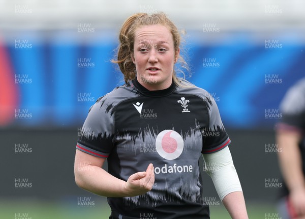 220423 - Wales Women Rugby Captains Run - Abbie Fleming during Captain’s Run at the Stade des Alpes in Grenoble ahead of the TicTok Women’s 6 Nations match against France