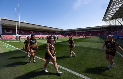 240426 - Wales Women’s Rugby Captain’s Run - Wales warm up during Captain’s Run at Ashton Gate, ahead of the Women’s 6 Nations match against England