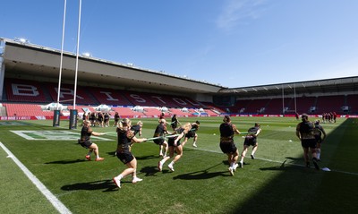 240426 - Wales Women’s Rugby Captain’s Run -The Wales team during Captain’s Run at Ashton Gate, ahead of the Women’s 6 Nations match against England