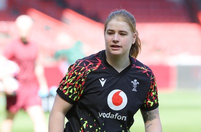 240426 - Wales Women’s Rugby Captain’s Run - Bethan Lewis during Captain’s Run at Ashton Gate, ahead of the Women’s 6 Nations match against England