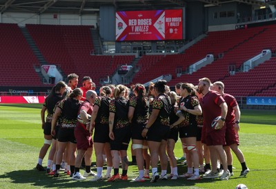 240426 - Wales Women’s Rugby Captain’s Run -The Wales team during Captain’s Run at Ashton Gate, ahead of the Women’s 6 Nations match against England
