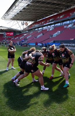 240426 - Wales Women’s Rugby Captain’s Run -The Wales team during Captain’s Run at Ashton Gate, ahead of the Women’s 6 Nations match against England