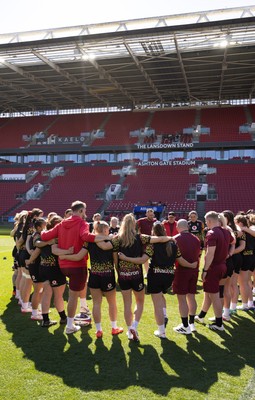 240426 - Wales Women’s Rugby Captain’s Run -The Wales team during Captain’s Run at Ashton Gate, ahead of the Women’s 6 Nations match against England
