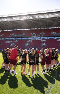 240426 - Wales Women’s Rugby Captain’s Run -The Wales team during Captain’s Run at Ashton Gate, ahead of the Women’s 6 Nations match against England