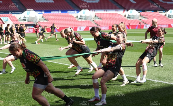 240426 - Wales Women’s Rugby Captain’s Run -The Wales team during Captain’s Run at Ashton Gate, ahead of the Women’s 6 Nations match against England