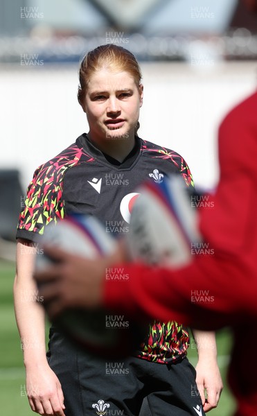 240426 - Wales Women’s Rugby Captain’s Run - Bethan Lewis during Captain’s Run at Ashton Gate, ahead of the Women’s 6 Nations match against England
