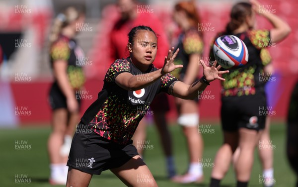 240426 - Wales Women’s Rugby Captain’s Run - Jenna De Vera during Captain’s Run at Ashton Gate, ahead of the Women’s 6 Nations match against England