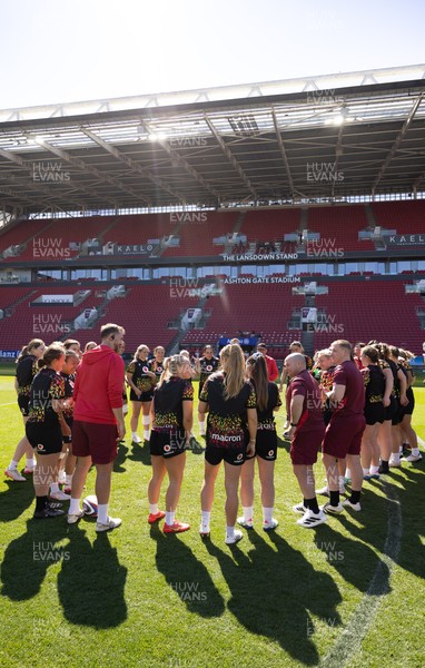 240426 - Wales Women’s Rugby Captain’s Run -The Wales team during Captain’s Run at Ashton Gate, ahead of the Women’s 6 Nations match against England