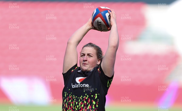 240426 - Wales Women’s Rugby Captain’s Run - Molly Reardon during Captain’s Run at Ashton Gate, ahead of the Women’s 6 Nations match against England
