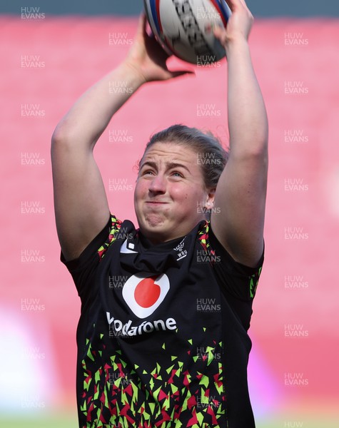 240426 - Wales Women’s Rugby Captain’s Run - Molly Reardon during Captain’s Run at Ashton Gate, ahead of the Women’s 6 Nations match against England