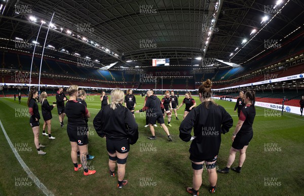 260424 - Wales Women Rugby Captain’s Run - The Welsh forwards work through calls during Captain’s Run at the Principality Stadium ahead of Wales’ Guinness Women’s 6 Nations match against Italy 